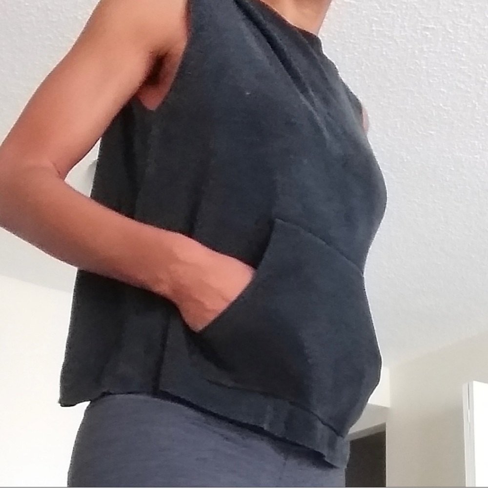 August Silk ribbed vest with front pouch